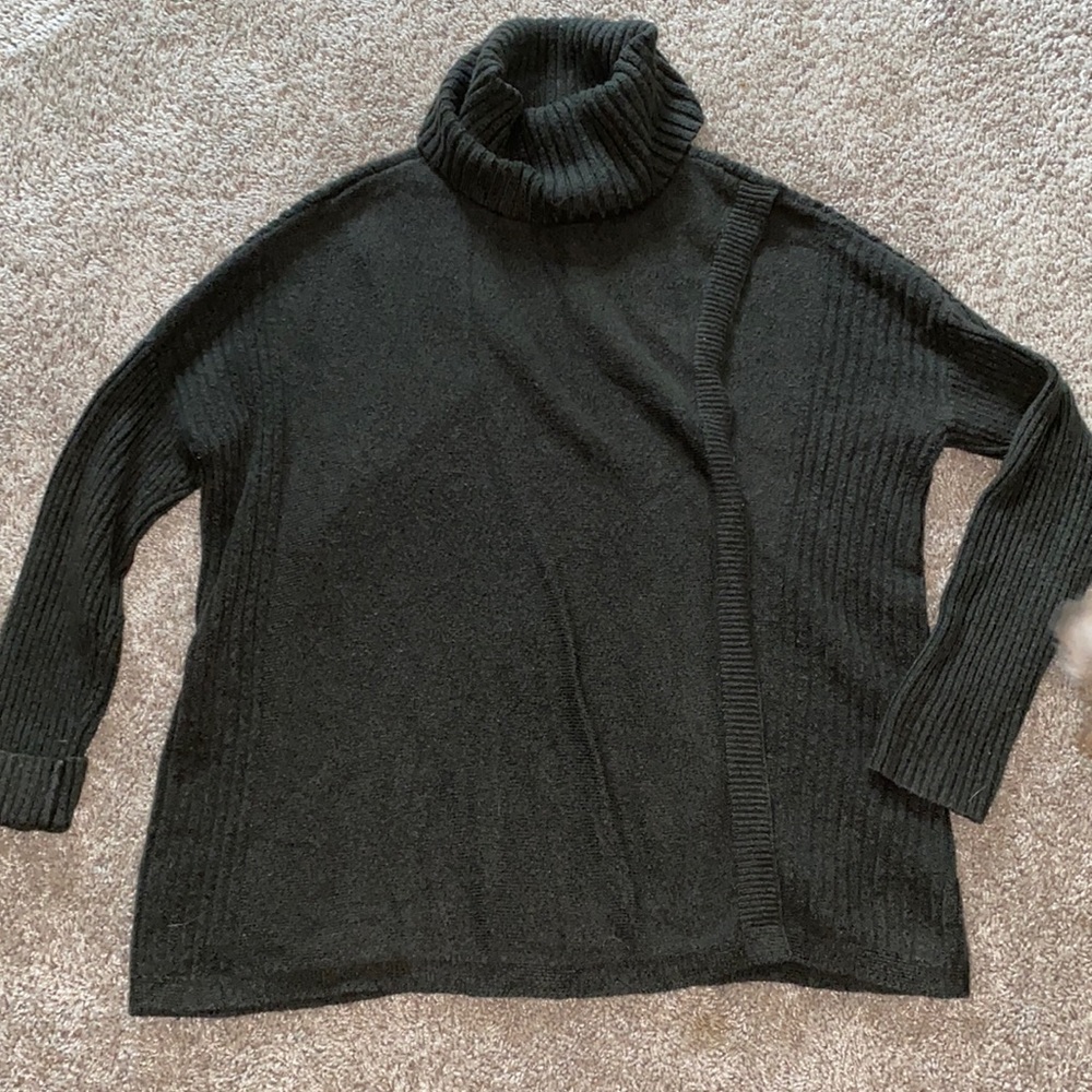 Simply Vera Wang Gray Turtleneck Sweater